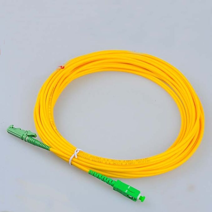FTTH E2000 APC - SC/APCの繊維光学のパッチ・コード、単一モードの単信ケーブル